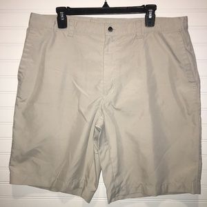 Callaway Mens golf shorts - size 38
